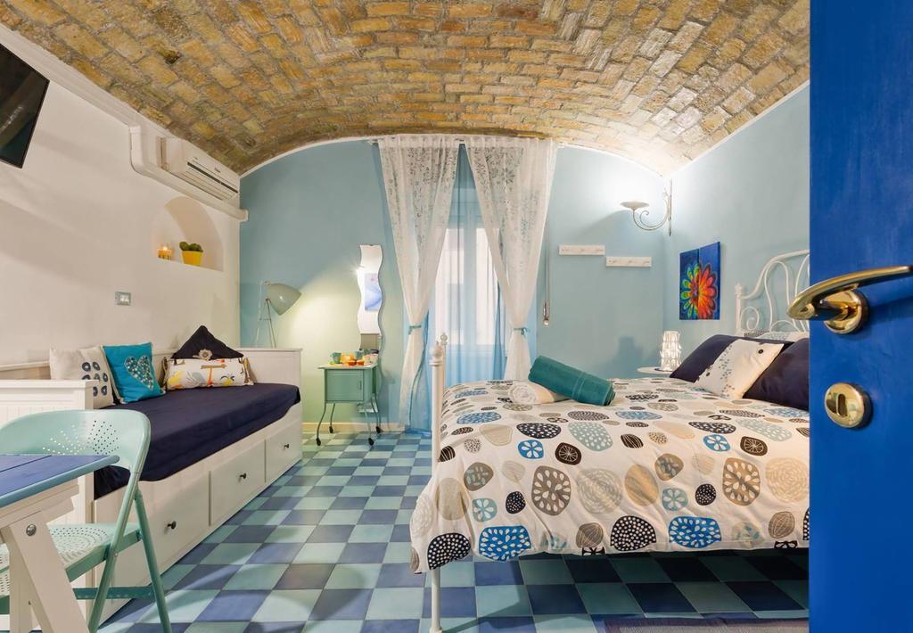 Bed And Colors Apartment Рим Стая снимка